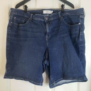 Torrid Denim First at Fit Bermuda Shorts Size 24